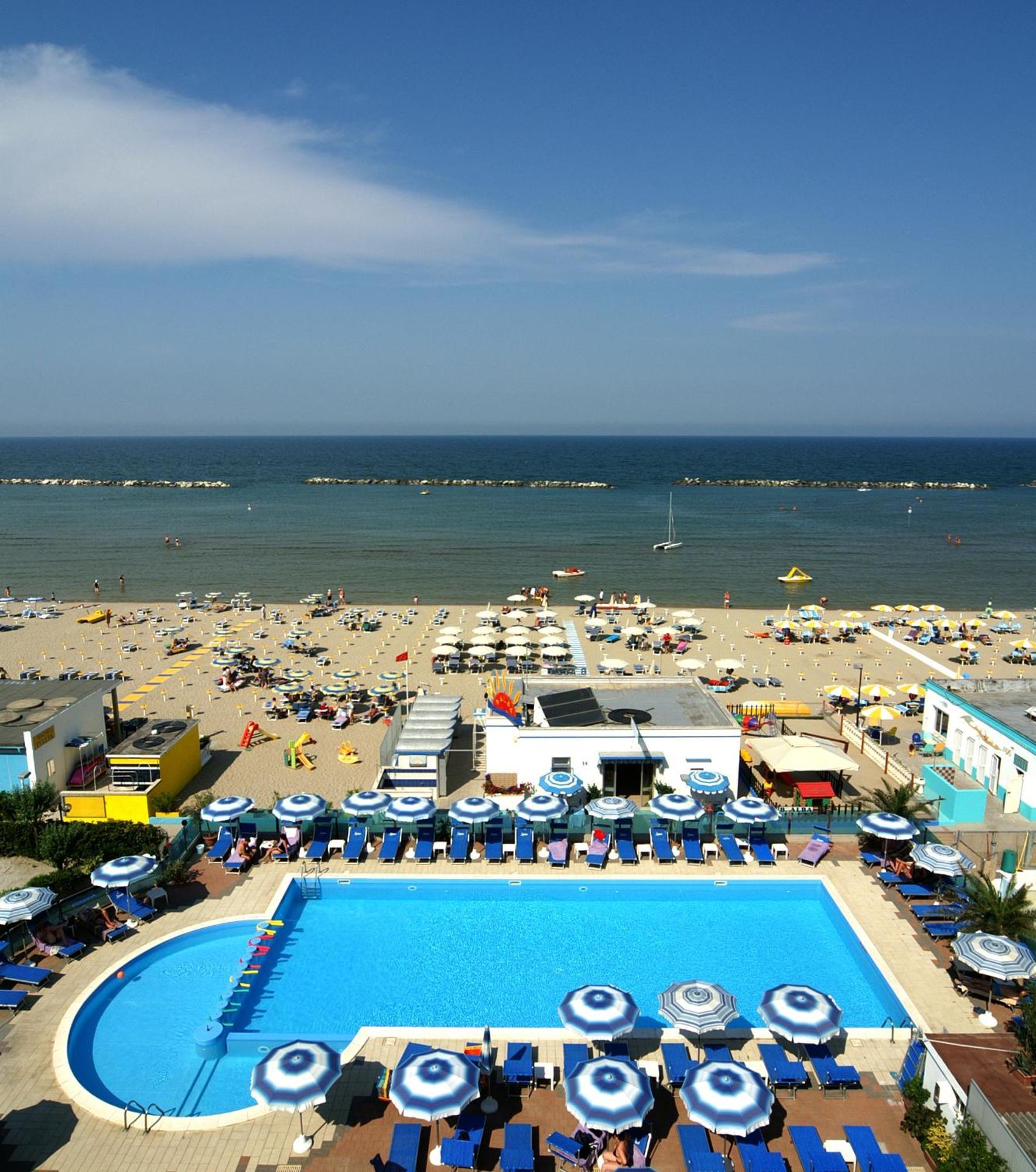 Hotel Lungomare Cesenatico Buitenkant foto